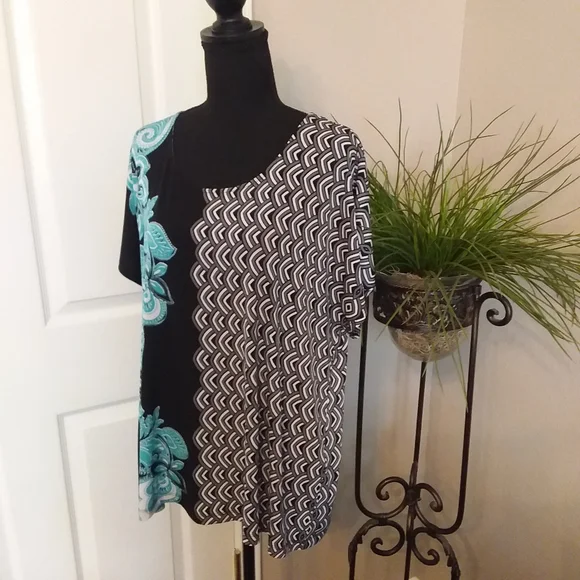 Chico's Ladies Tunic Top - Picture 3 of 7